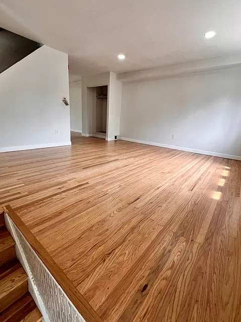 3 bed, 1.5 bath, 1360 sqft, $2,600 — Photo 2