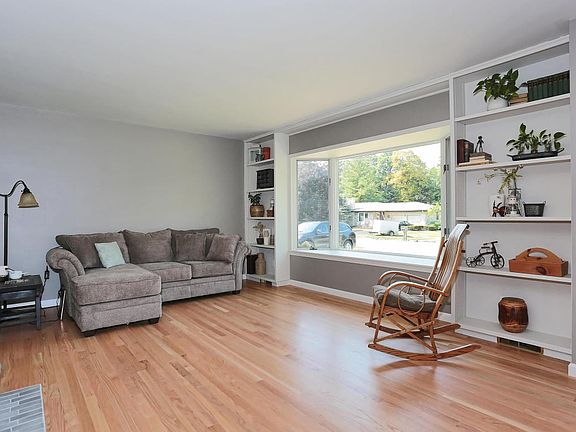 4th image of 2022 Engleside Ave SE