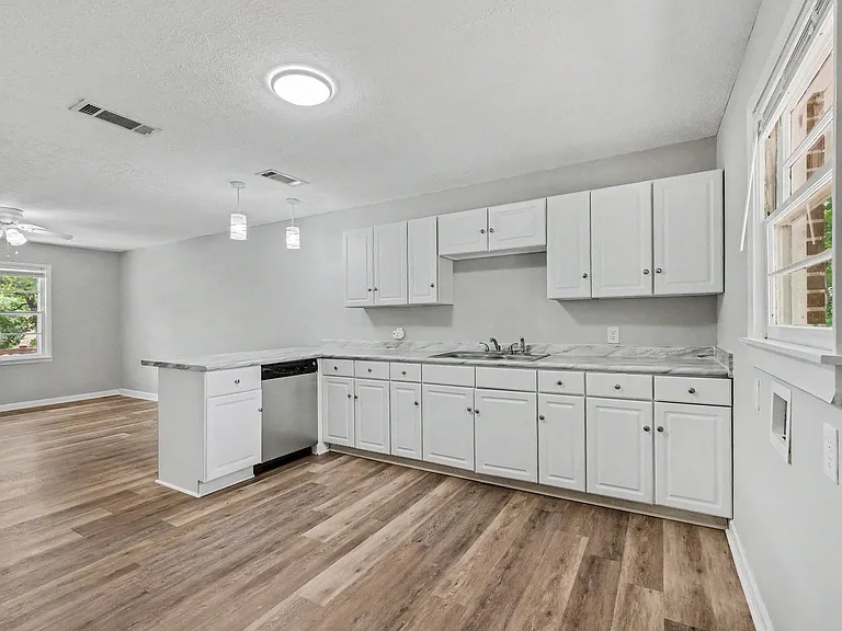 468 Taylor Street — Photo 12