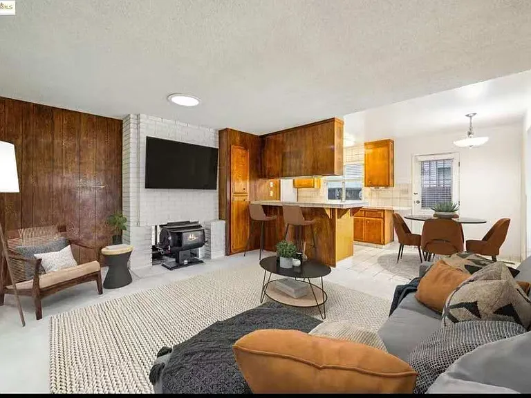 1073 Camellia Dr — Photo 23