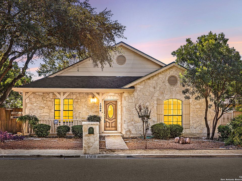 1st image of 1508 Circle Oak