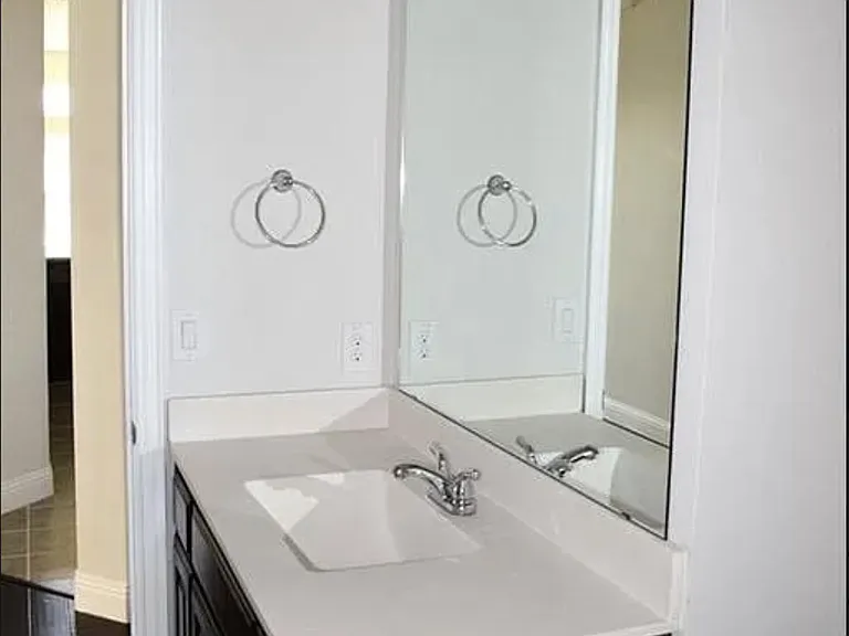 4416 Oak Bluff Dr — Photo 19