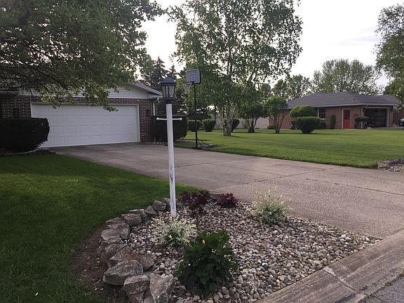 3rd image of 107 Westwood Dr