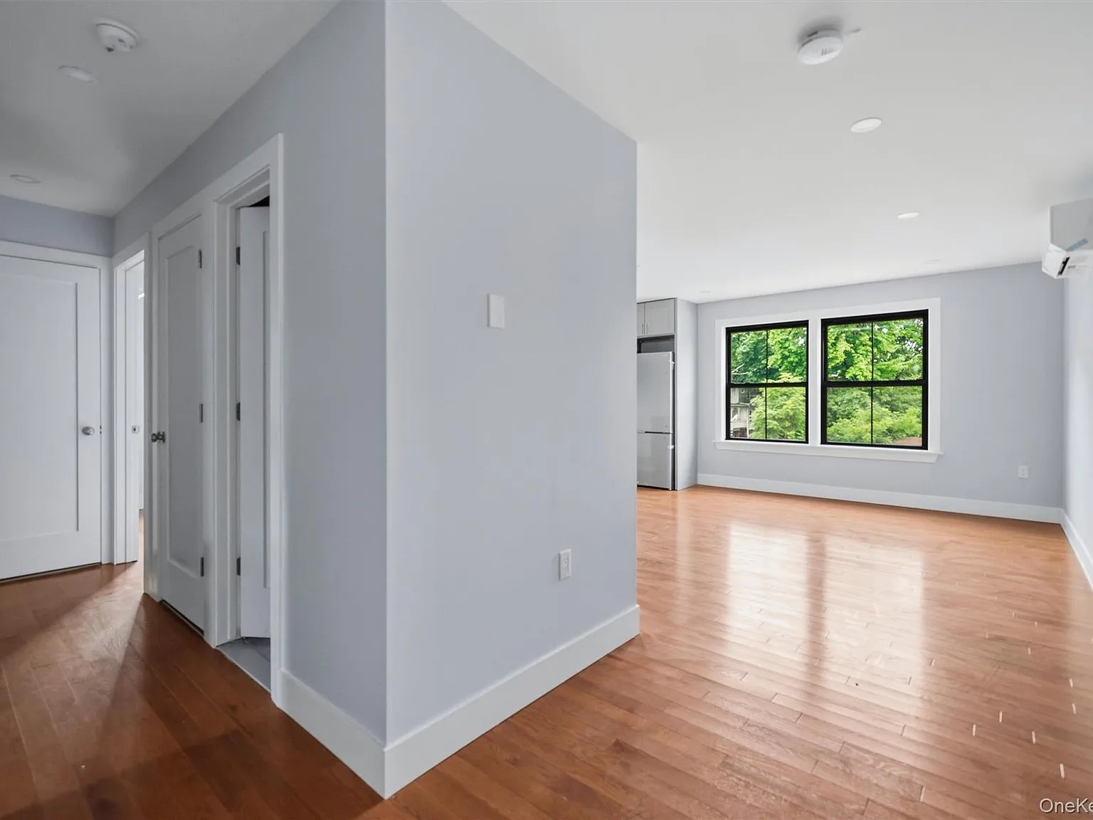 3 bed, 1.5 bath, 900 sqft, $2,900 — Photo 3
