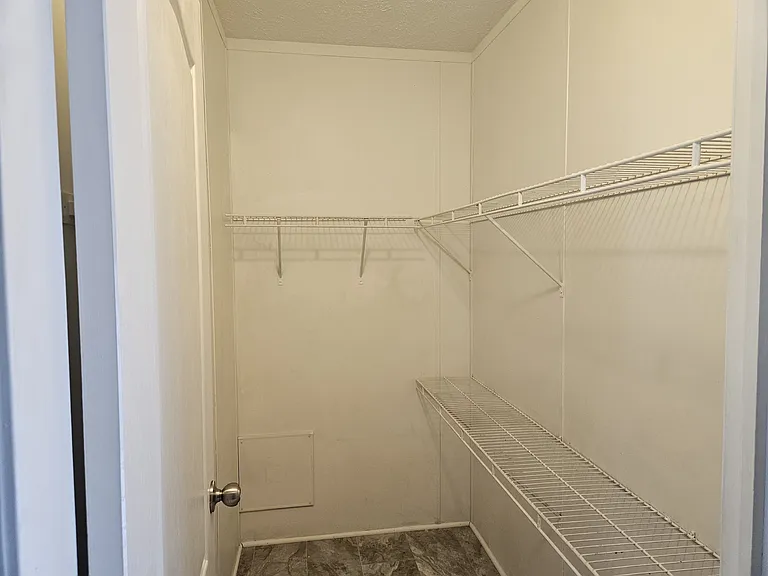 Walk in pantry