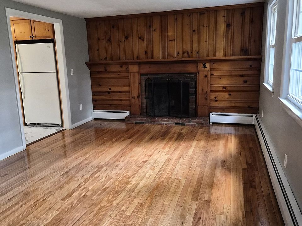 2nd image of 4 Silver St
