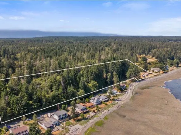 1494 Wilkinson Rd, Comox Valley, BC V9M 4B3