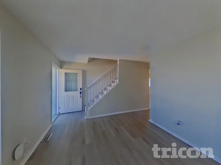 862 Marshall Dr — Photo 2