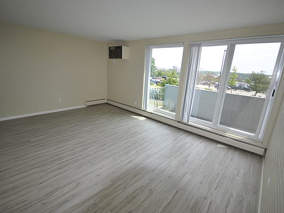 5th image of 1036-1044 S Main St #1A