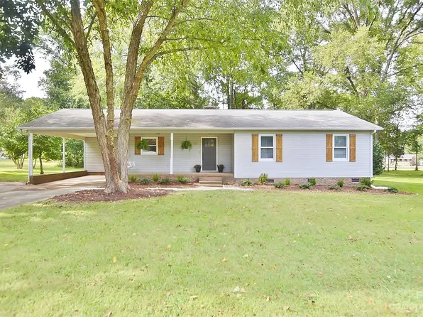 401 Autumn Dr, Harrisburg, NC 28075