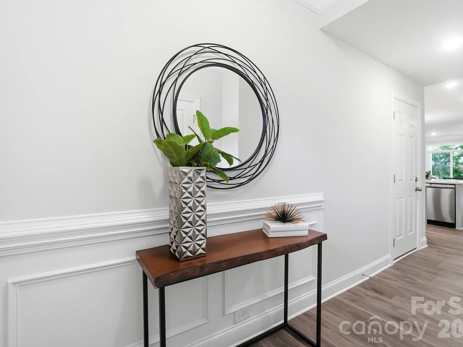 3 bed, 1732 sqft, $2,195 — Photo 2