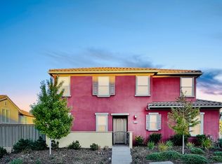 2104 Capri Dr, Roseville, CA 95661