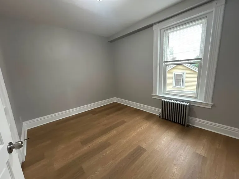 40 Pearl St — Photo 11