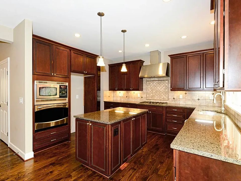 2nd image of 4818 70th Avenue Ct W