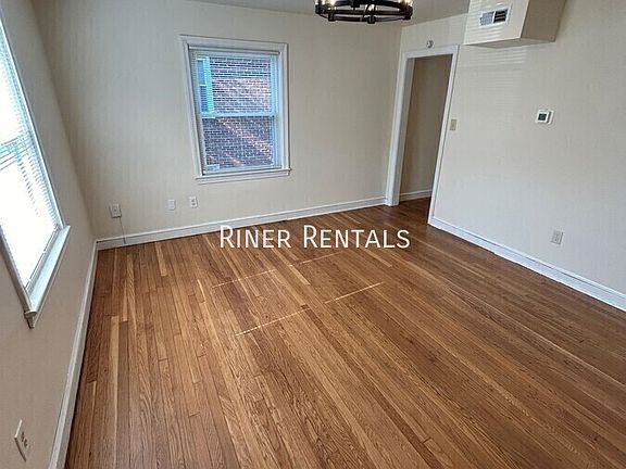 3rd image of 282 E Grattan St