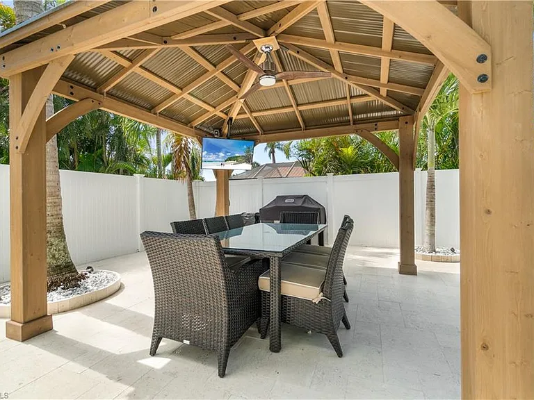 27140 Brendan Way — Photo 46