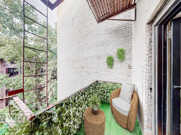 429 East 80th Street image 1 of 8
