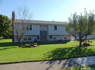 49 Bluebird Ln, Berlin, CT 06037