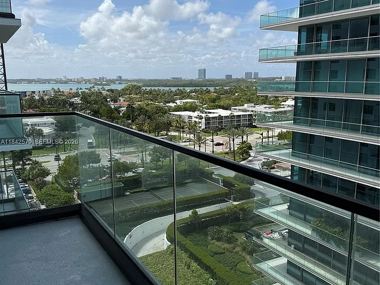 10185 NE Collins Ave #1220 — Photo 2