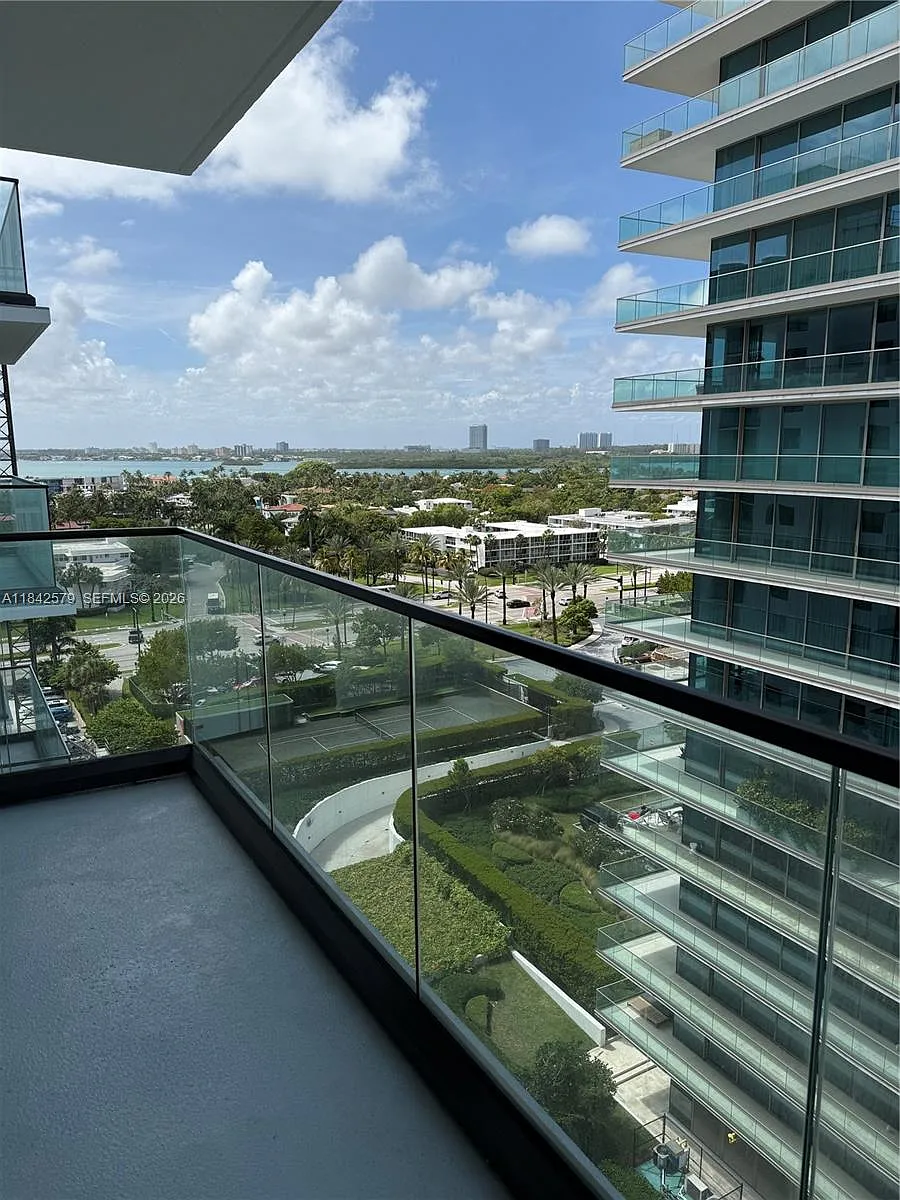 Building Photo - 10185 NE Collins Ave #1220
