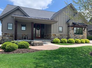 21971 Brookside Ave, Elkhorn, NE 68022