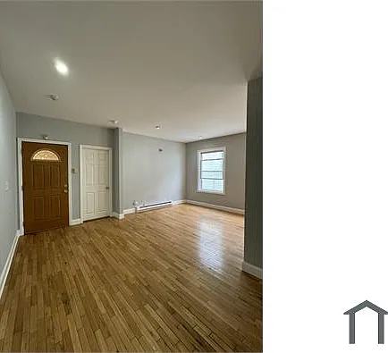 5 Sutton St #3A — Photo 4