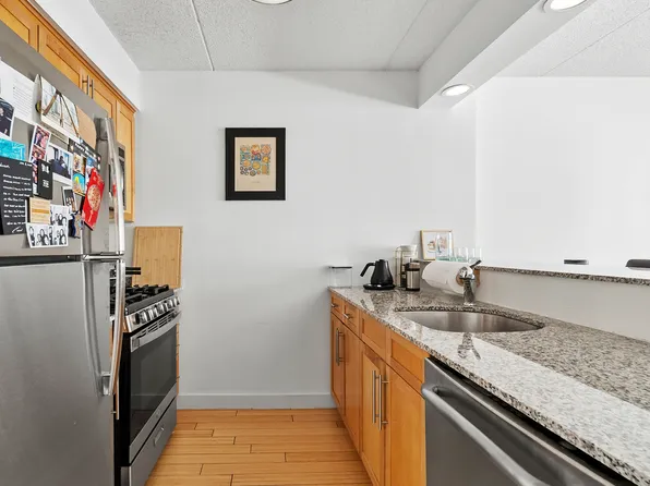 516 West 47th Street S2M image 3 of 5