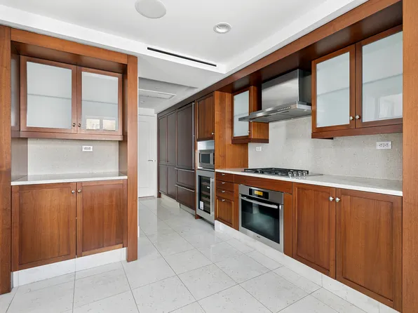 140 East 63rd Street image 6 of 15