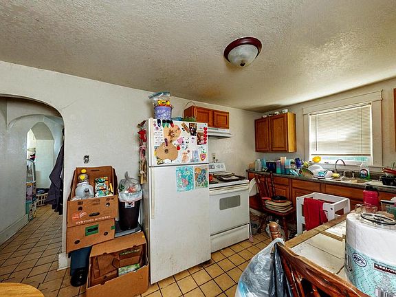 4th image of 709 S Main STREET