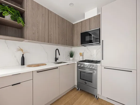 762 Macon St #2B, Brooklyn, NY 11233