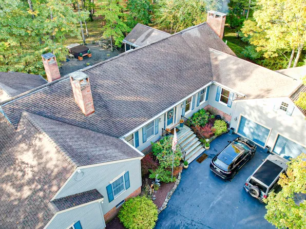 101 Beechwood Ln, Greentown, PA 18426