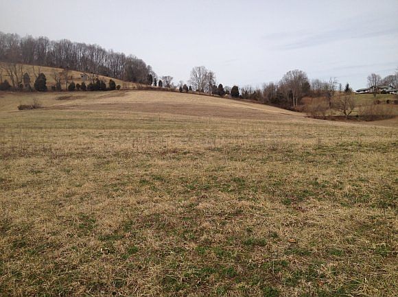 2nd image of 2844 Rock Springs Rd