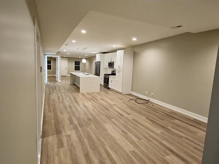 1154 W Grand Ave #2 — Photo 1
