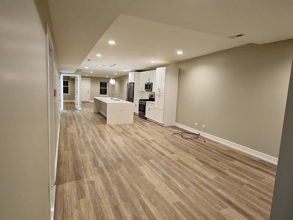 1st image of 1154 W Grand Ave Unit 2