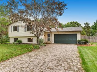 9990 207th St W, Lakeville, MN 55044