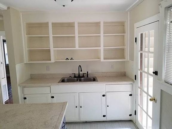 2nd image of 7 Mindoro Cir