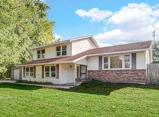 11597 Candlewick Ct, Demotte, IN 46310