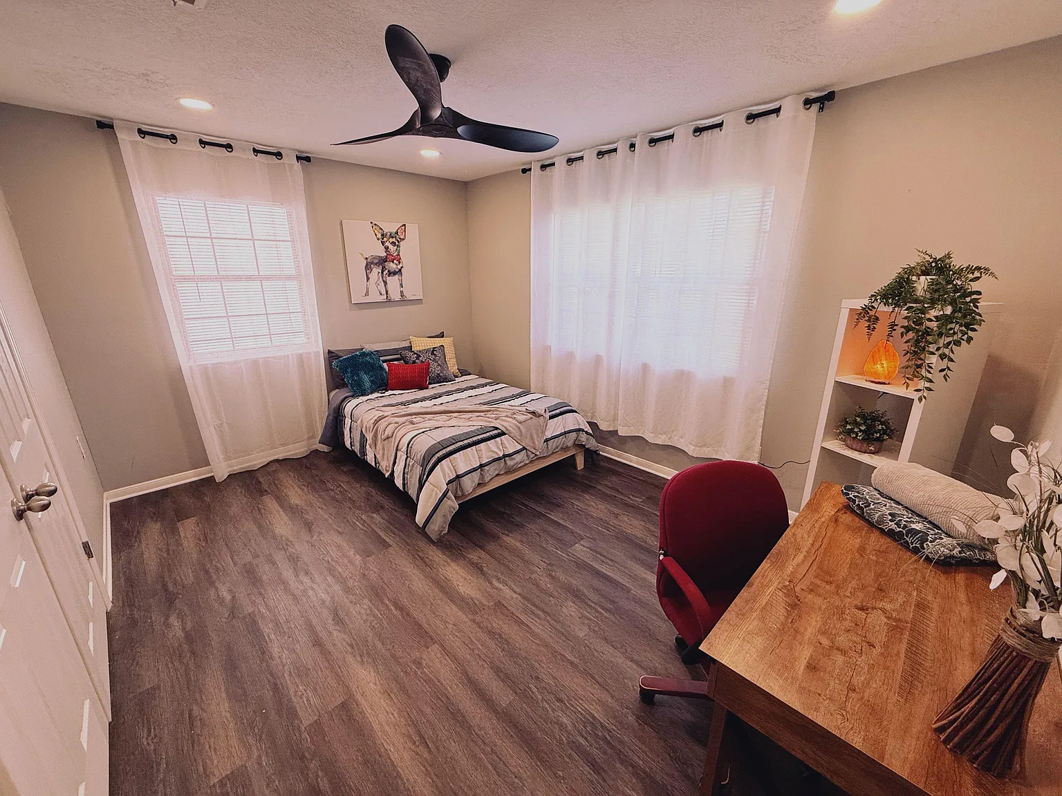 3 bed, 1.0 bath, 1443 sqft, $845 — Photo 1