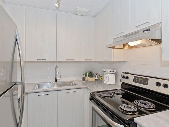 4th image of 320 Grier Ave NE