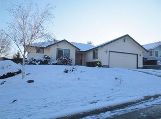 915 NW Cooke Ave, Grants Pass, OR
