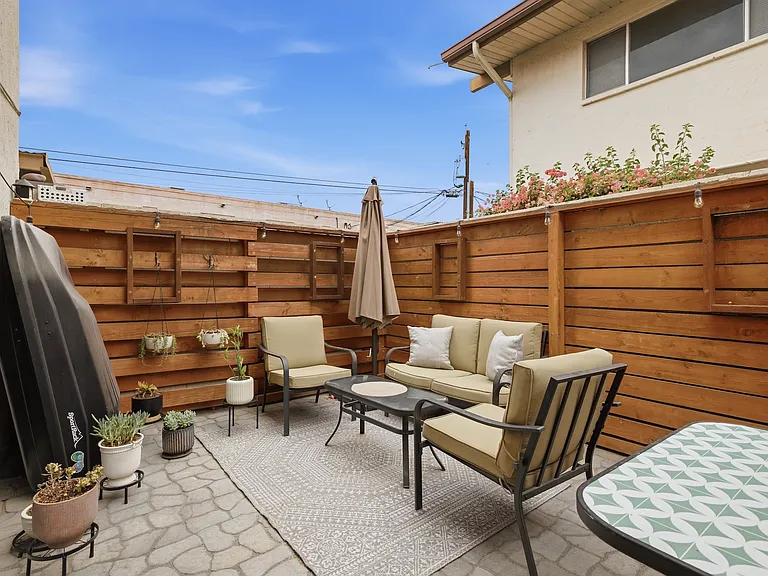 4846 N Woodmere Fairway #8 — Photo 14