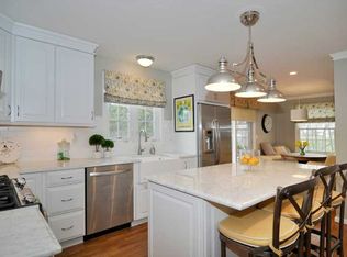 30 Gilcrest Dr, West Warwick, RI 02893