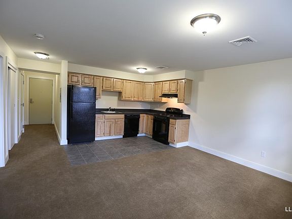 3rd image of 78 Cedar St APT G03