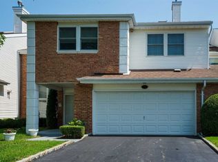 37 Hamlet Dr, Commack, NY 11725