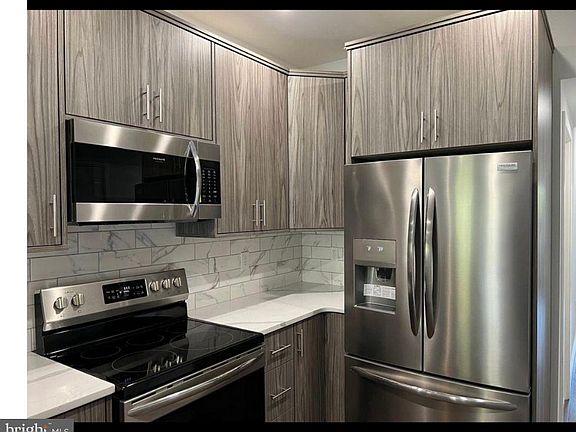 2nd image of 1752 N Marshall St #2