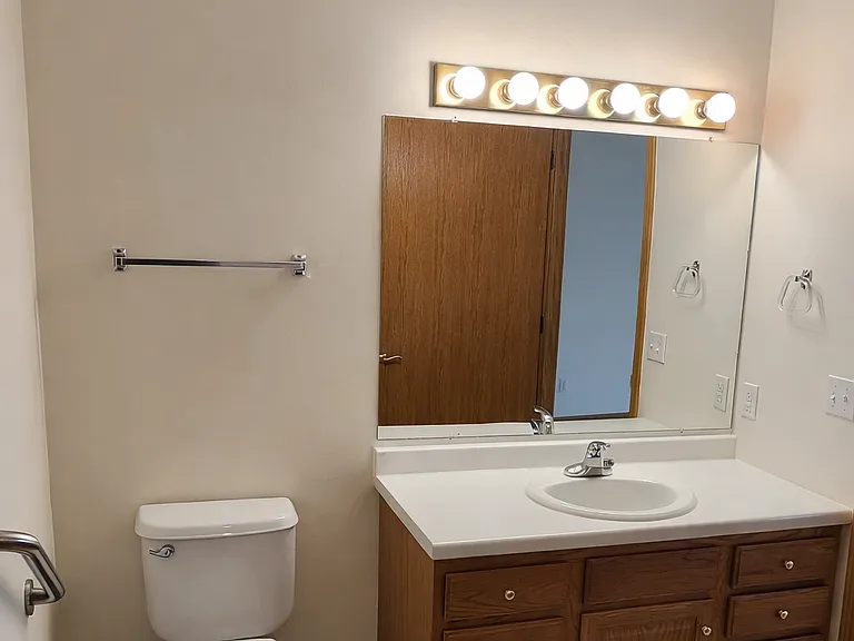 913 Richland Ave SW — Photo 15