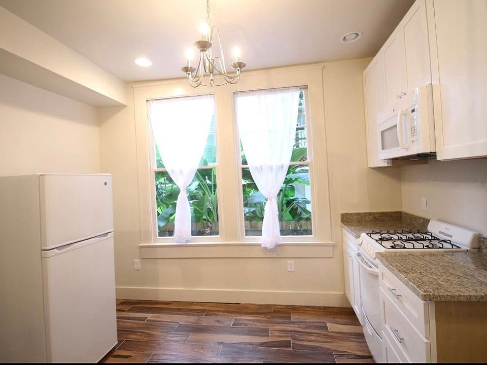 Kitchen pic 1