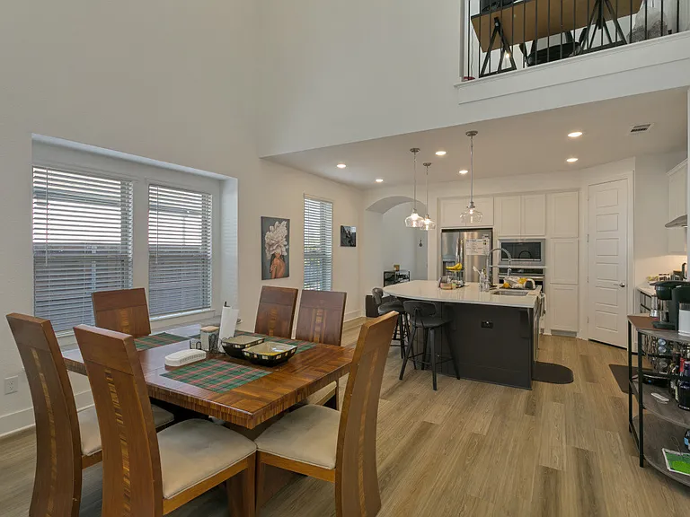 1212 Carnation Dr — Photo 11