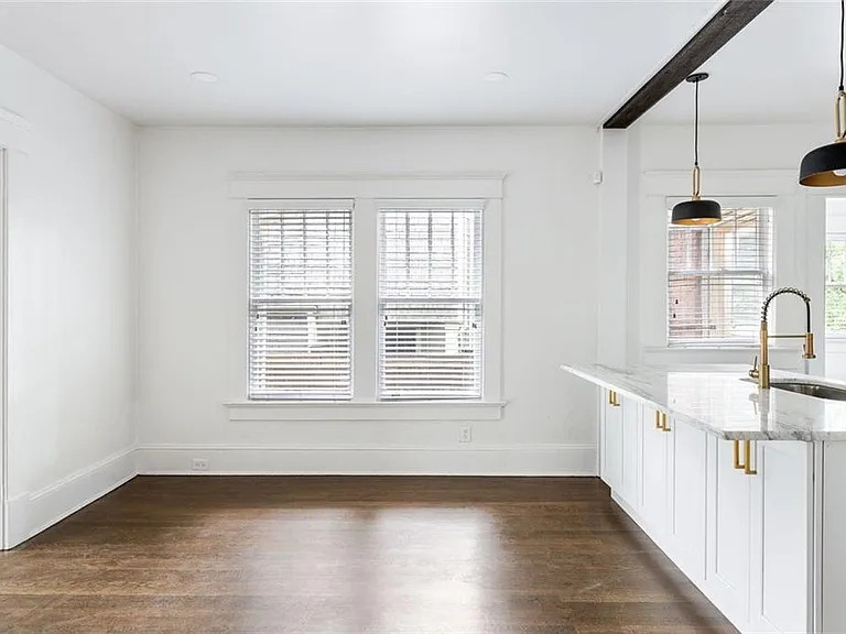 1047 Greencove Ave NE — Photo 4
