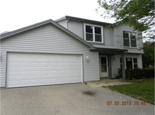 559 Hiawatha Dr, Carol Stream, IL 60188